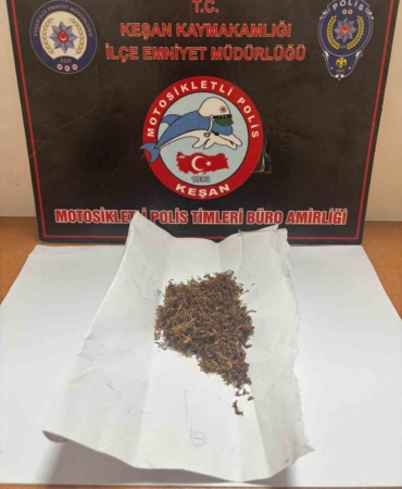 Keşan’da polisin durdurduğu 2 şüpheliden uyuşturucu ele geçirildi