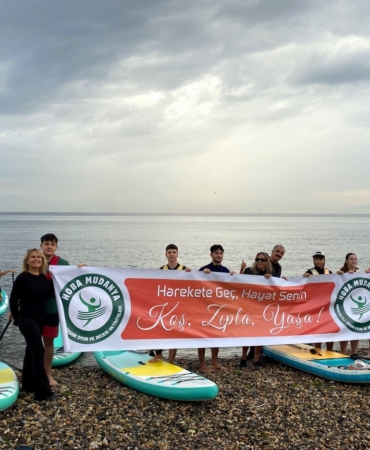 Öğrenciler suda dengede durmayı öğrendiler