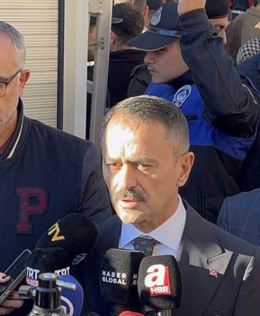 Kocaeli Valisi Aktaş: "Ailenin binanın 2. katında oturduğunu değerlendiriyoruz"