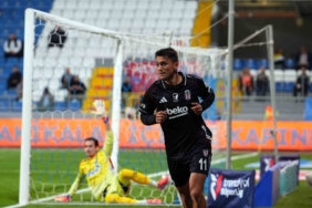 Cengiz Ünder, siyah-beyazlı formayla 3. golünü attı