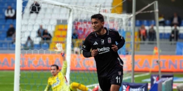 Cengiz Ünder, siyah-beyazlı formayla 3. golünü attı