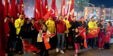 Bahçelievler’de 102 metrelik bayrakla Cumhuriyet coşkusu