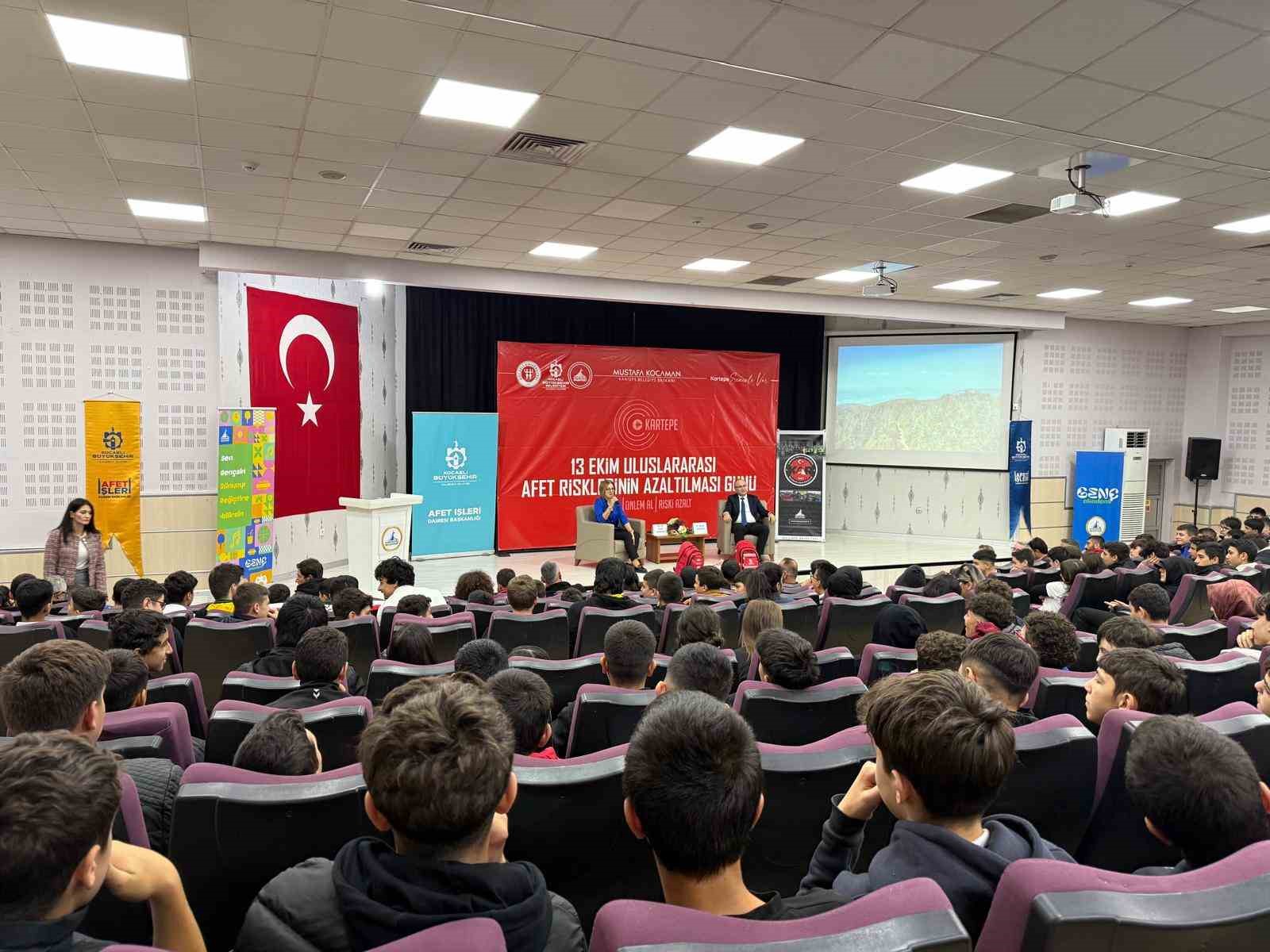 Öğrenci ve yetişkinlere afet eğitimi