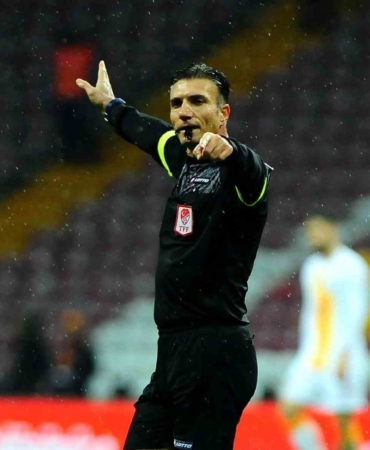 Galatasaray - Göztepe maçının VAR’ı Özgür Yankaya oldu