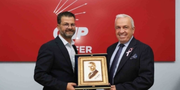 Başkan Şadi Özdemir’den CHP Nilüfer İlçe Yönetimine hayırlı olsun ziyareti
