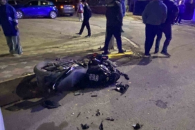 İş makinesi ile çarpışan motosikletli ağır yaralandı