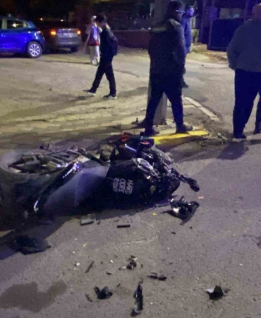 İş makinesi ile çarpışan motosikletli ağır yaralandı