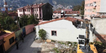 Osmangazi’de tarihi koruyan yıkım