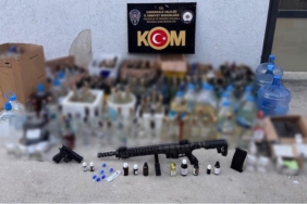 Çanakkale’de kaçakçılıkla mücadele operasyonu, çok sayıda sahte alkol ve kaçak silah yakalandı