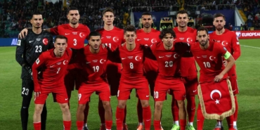 Hakan Çalhanoğlu 100. kez milli formayı giydi