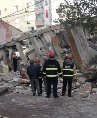 Gebze’de bina çöktü: Çok sayıda ekip sevk edildi