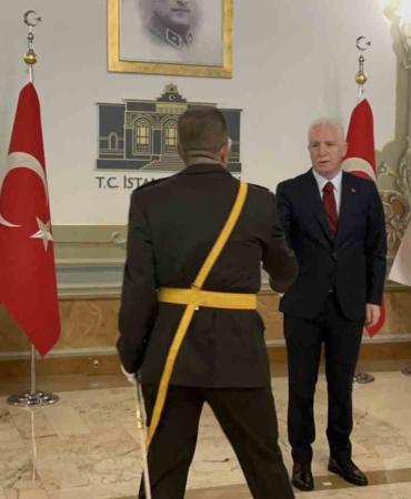 İstanbul Valisi Davut Gül Cumhuriyetin 102’nci yıldönümünde tebrikleri kabul etti