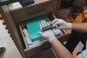 Sakarya’da özel harekat destekli silah ve sahte alkol operasyonunda 2 tutuklama