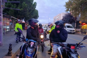 Polis gürültü kirliliğine geçit vermedi: Abart egzoz kullanan sürücülere ceza yağdı