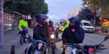 Polis gürültü kirliliğine geçit vermedi: Abart egzoz kullanan sürücülere ceza yağdı