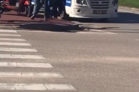 Minibüs şoförü ile motokurye birbirine girdi