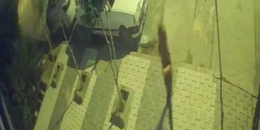 Arnavutköy’de faciadan dönüldü: Freni patlayan araç çocukların arasına böyle daldı