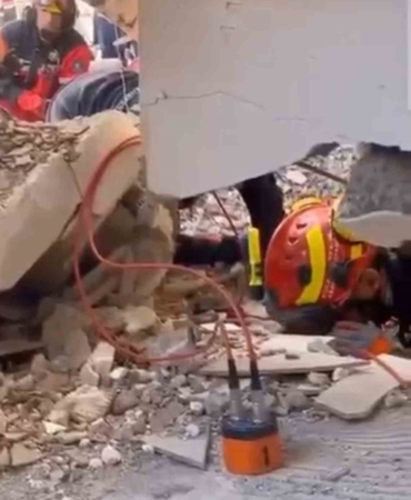 Gebze’deki enkazın altından umudun çığlığı böyle yükseldi