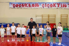 Vali Sözer, minik jimnastikçilerin heyecanına ortak oldu