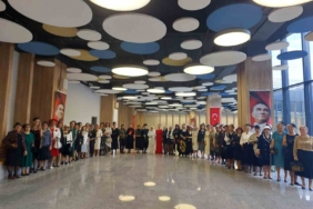 Nilüfer Kadın Korosu’ndan Cumhuriyet defilesi