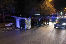 Uyuşturucu etkisindeki sürücü kaza yaptı: Araçtan yüklü miktarda uyuşturucu çıktı