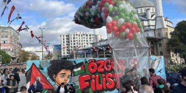 Bağcılar’da Gazze’deki kız çocukları için balonlar uçuruldu