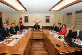 Kültür ve Turizm Bakanlığı’nda 2027 Avrupa Oyunları toplantısı yapıldı