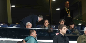 Bakan Bak ile Montella, Fenerbahçe-Nice maçını takip etti