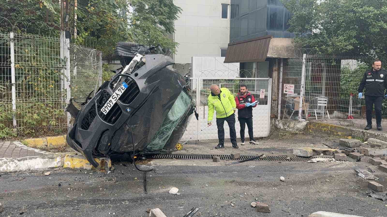 Beylikdüzü’nde kaladırımda yürüyen çocuğa araç çarptı: 1 ölü
