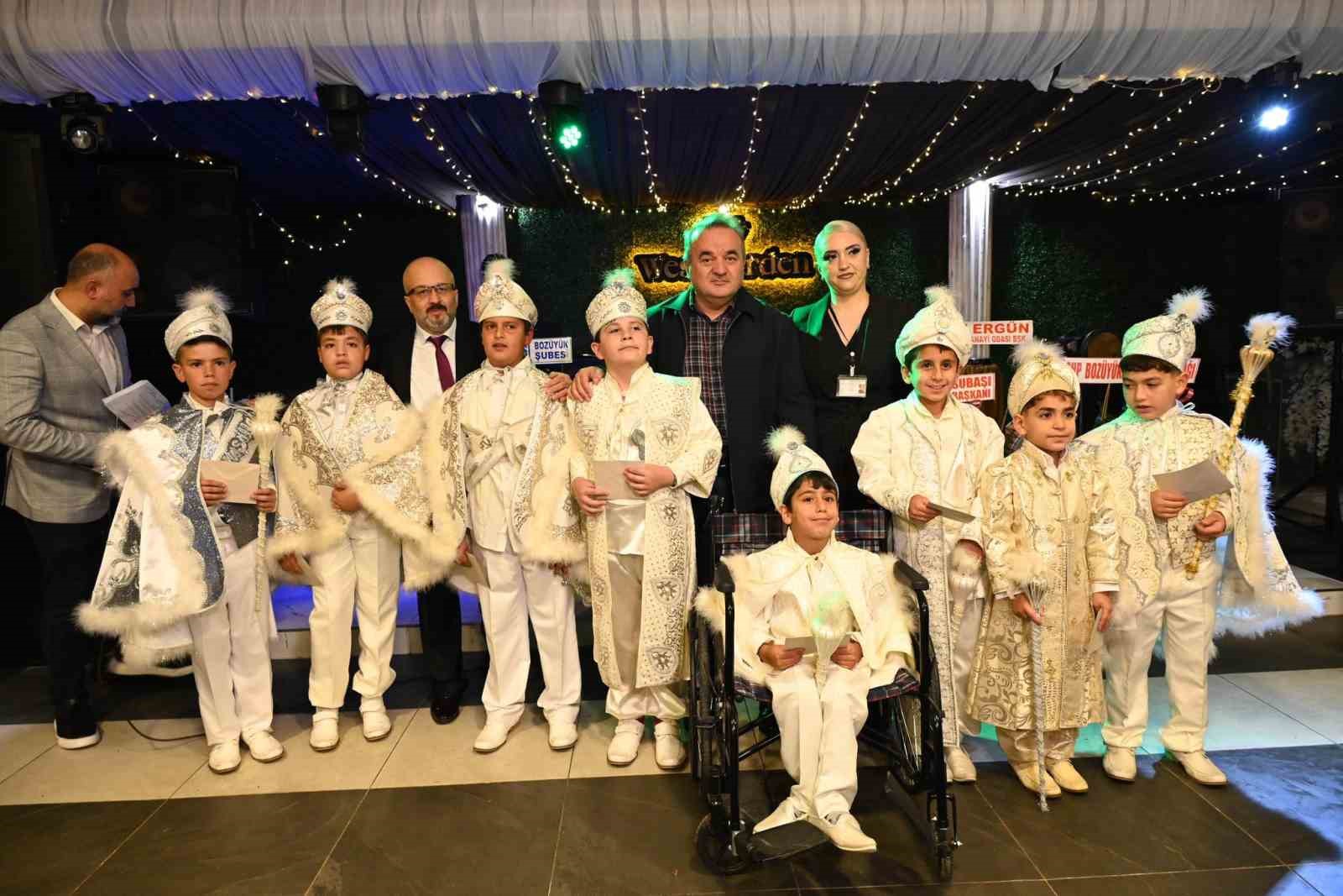 Bozüyük’te 65 çocuk için toplu sünnet şöleni düzenlendi