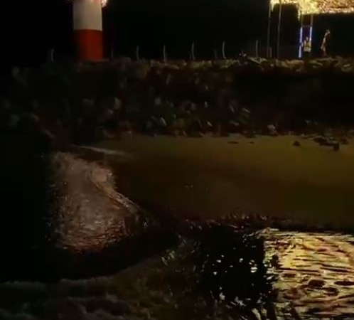 Arnavutköy’de deprem öncesinde deniz çekildi