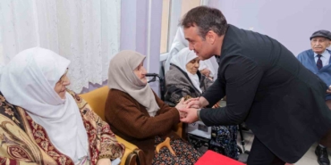 Vali Sözer’den huzurevi ziyareti