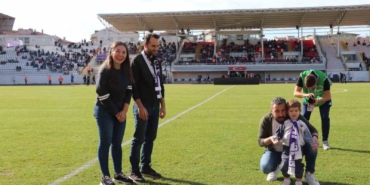 Gebzespor bilet gelirlerini DMD hastası Uras’a bağışladı