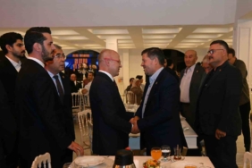 AK Parti teşkilatı muhtarlarla bir araya geldi