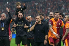 Galatasaray’da Liverpool galibiyeti sevinci