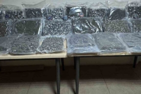 Beyoğlu’nda polisin ‘dur’ ihtarına uymayan motosikletli silahını çöpe sakladı: O anlar kamerada