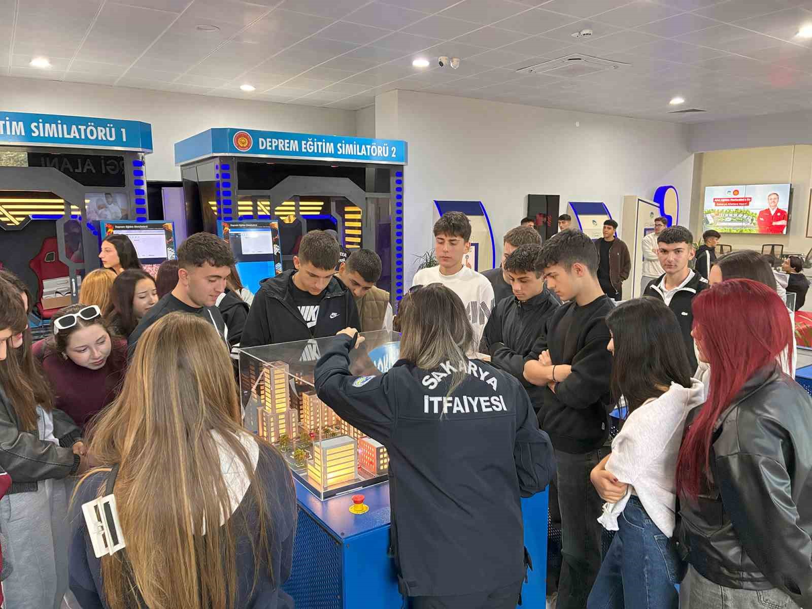 Gençler şehrini keşfediyor: Afetten doğaya bilinçli bir yolculuk