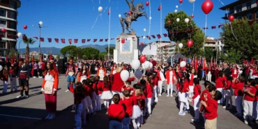 Cumhuriyet’in 102 yılı Edremit’te coşkuyla kutlandı