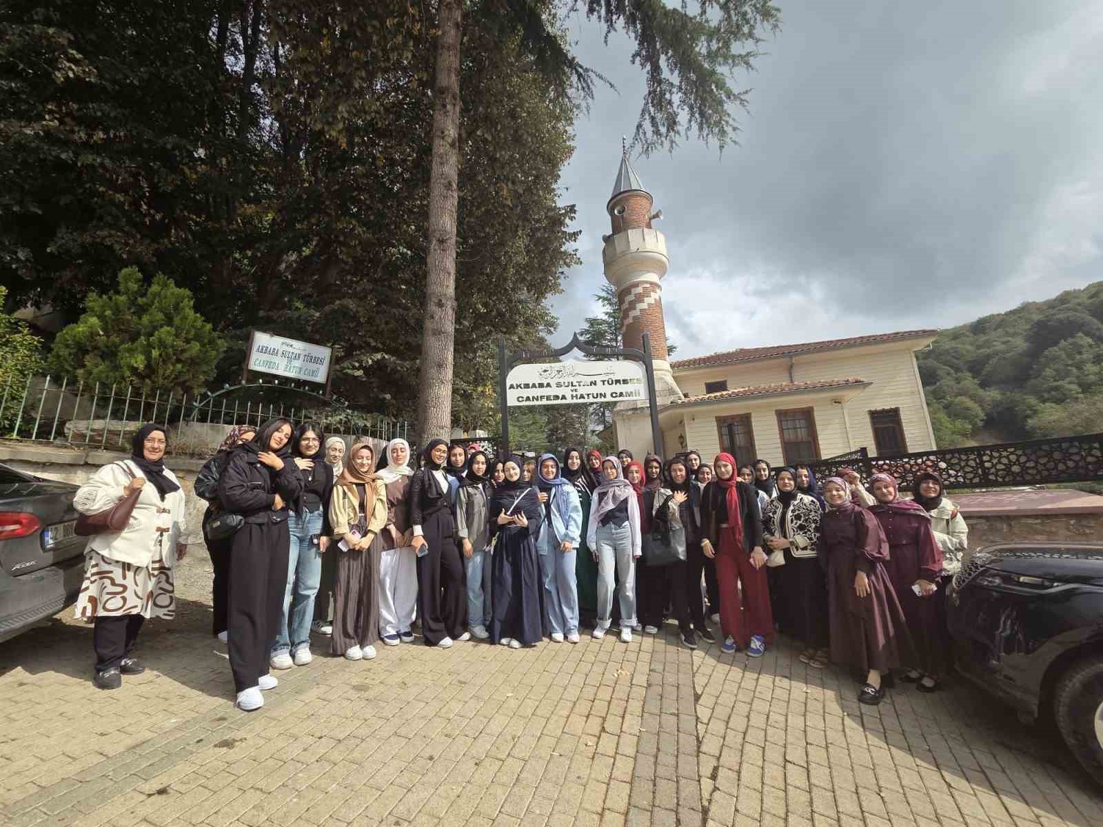 Binlerce Esenyurtlu, İstanbul’un tarihi ve turistik mekanlarını gezdi