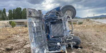 Bilecik’te devrilen tanker sürücüsü yaralandı