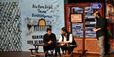 Filistin’in çığlığı "Aynalar" oyunu ile Başiskele’de yankılandı