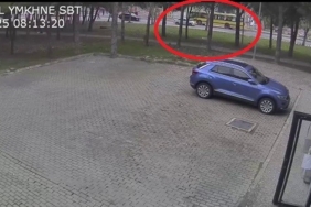 Kampüs içinde belediye otobüsü kadına çarptı: Kaza anı kamerada