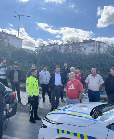 4 kişinin yaralandığı kaza mahalleliyi isyan ettirdi