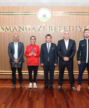Başkan Erkan Aydın şampiyon sporcuyu ağırladı