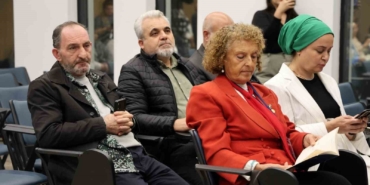 Yerel yazar ve şairler fuarda sahneye çıktı