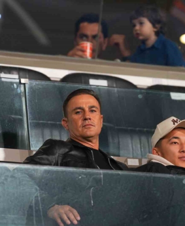 Cannavaro, Başakşehir-Kocaelispor maçının tribünden takip etti