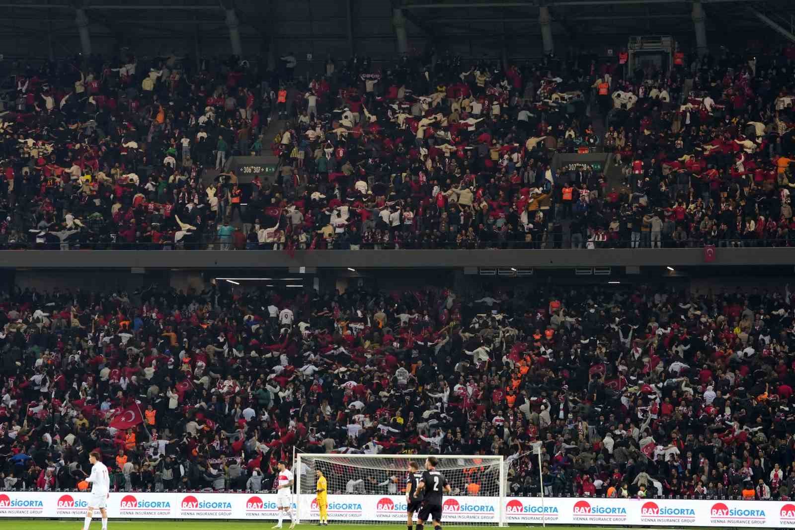 Türkiye - Gürcistan maçını 27 bin 974 seyirci takip etti