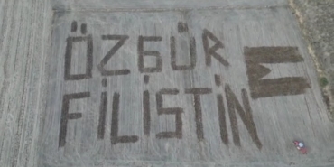 Çanakkaleli çiftçi Filistin’e destek için tarlasına ’Özgür Filistin’ yazdı