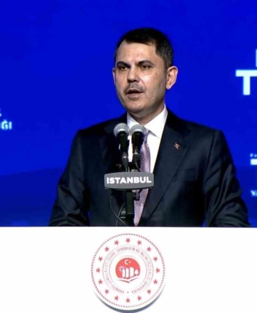 Bakan Kurum: "Verdiğimiz söz basit bir söz değildir. Bu söz, deprem bölgesinde günde 550 konut inşa eden tecrübenin sözüdür"