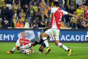 Trendyol Süper Lig: Fenerbahçe: 2 - Fatih Karagümrük: 0 (İlk yarı)